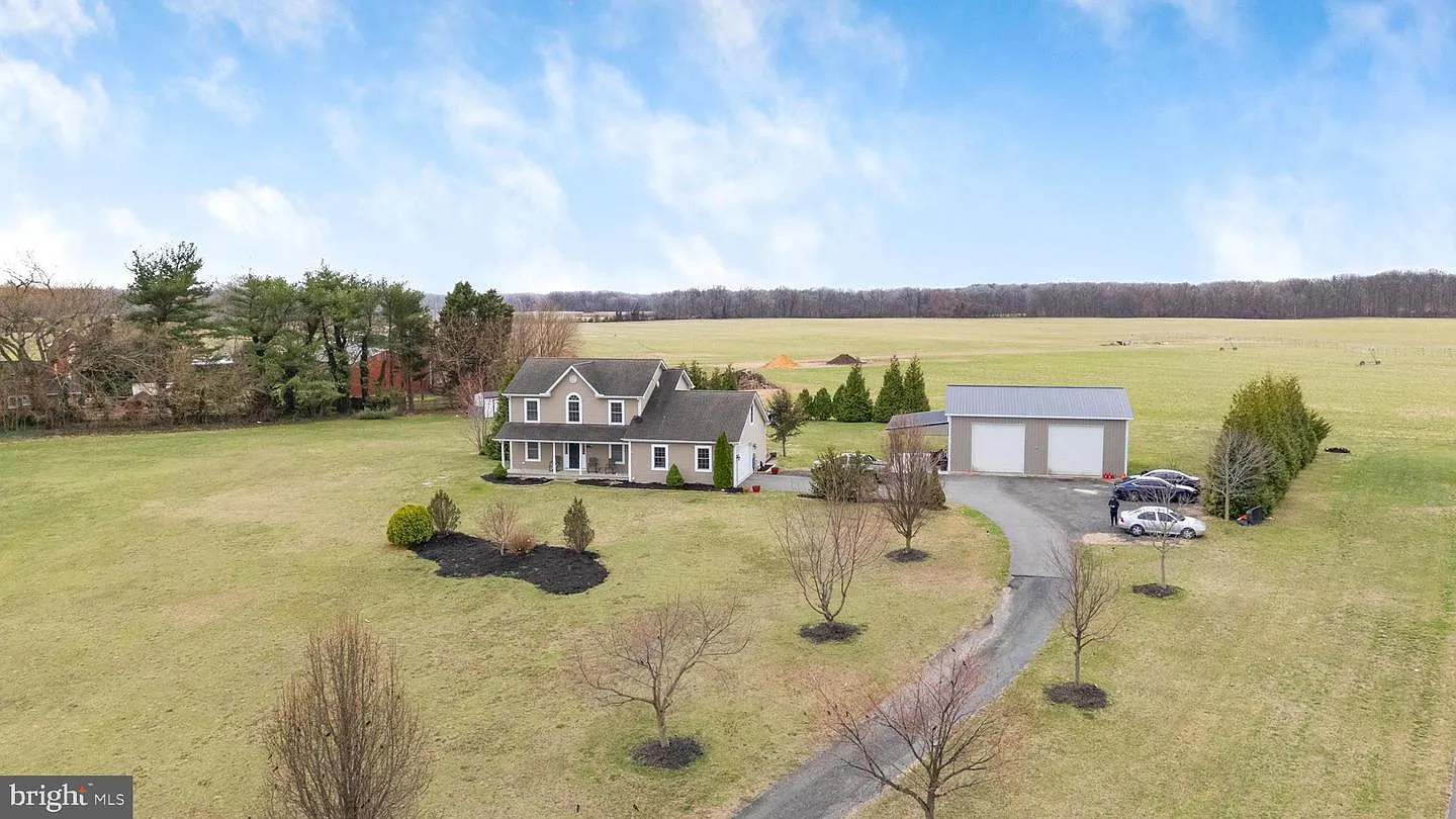 124 Piper Ct photo 1