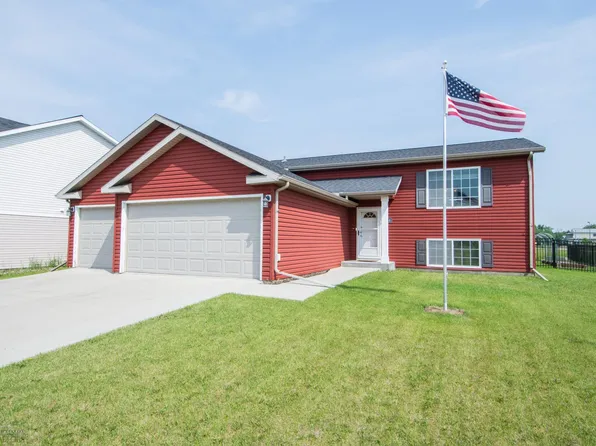 1334 44th Ave S, Moorhead, MN 56560