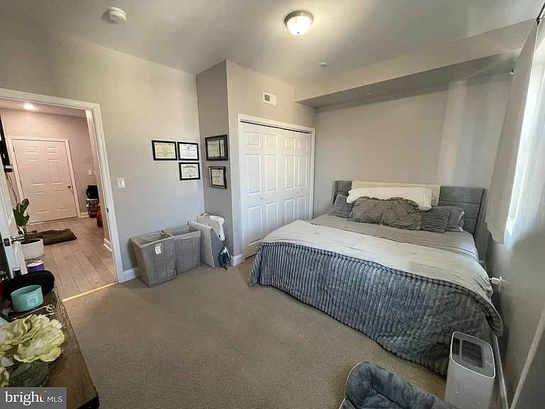 667 N 39th St #2 — Photo 6