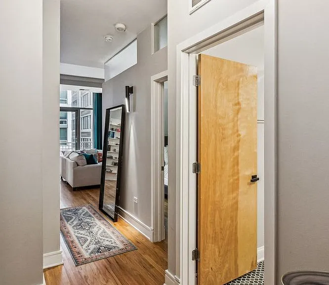 212 W Washington St #1703 — Photo 5