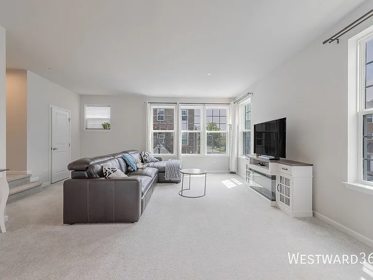 920 Jenkins Ct #4E — Photo 4
