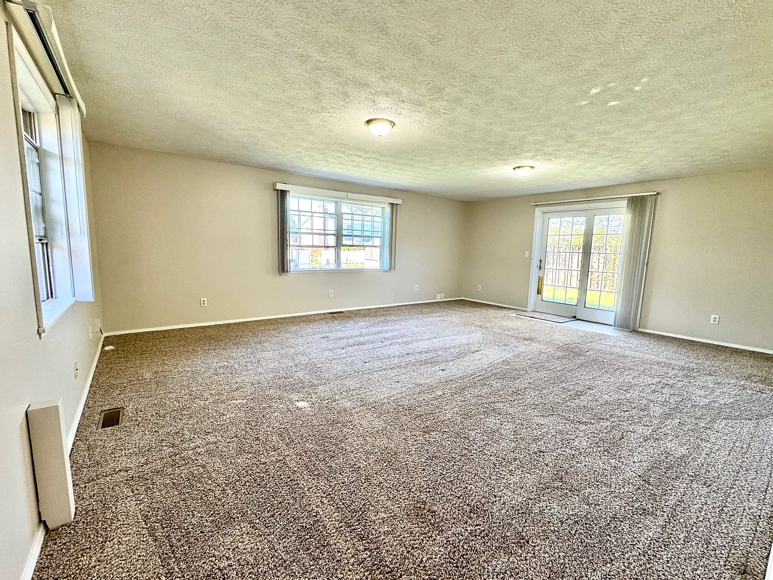3 bed, 1.5 bath, 1600 sqft, $1,645 — Photo 4