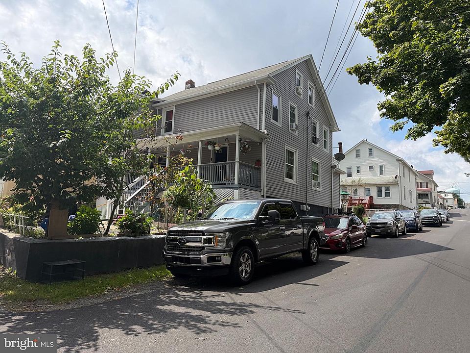 1st image of 622 W 8th St