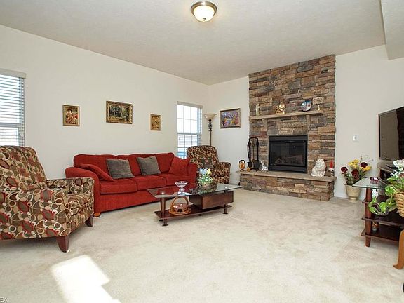 3rd image of 1861 N Ashwood Ln