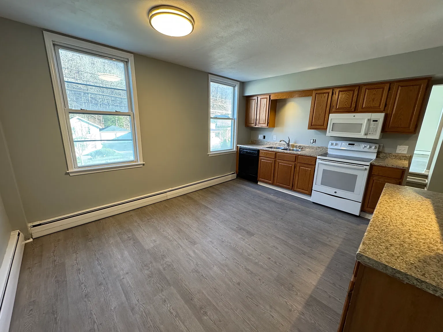 2 bed, 1080 sqft, $1,295 — Photo 1