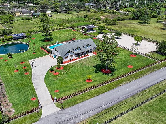 4th image of 17531 SW 68th Court