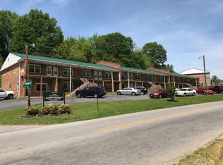 335 Audubon Dr APT 18-B, Danville, VA 24540
