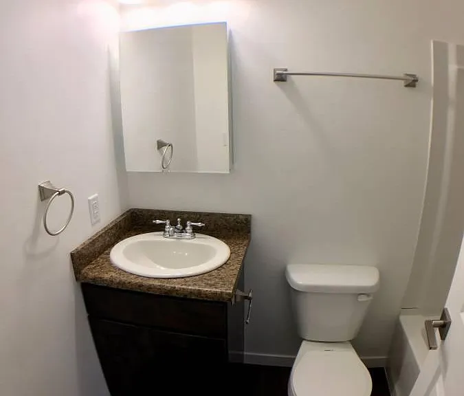 419 E 200 S #203 — Photo 9
