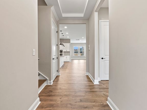 5th image of 323 Northgate Blvd