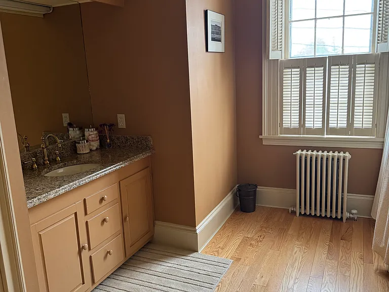 14 Center St — Photo 12
