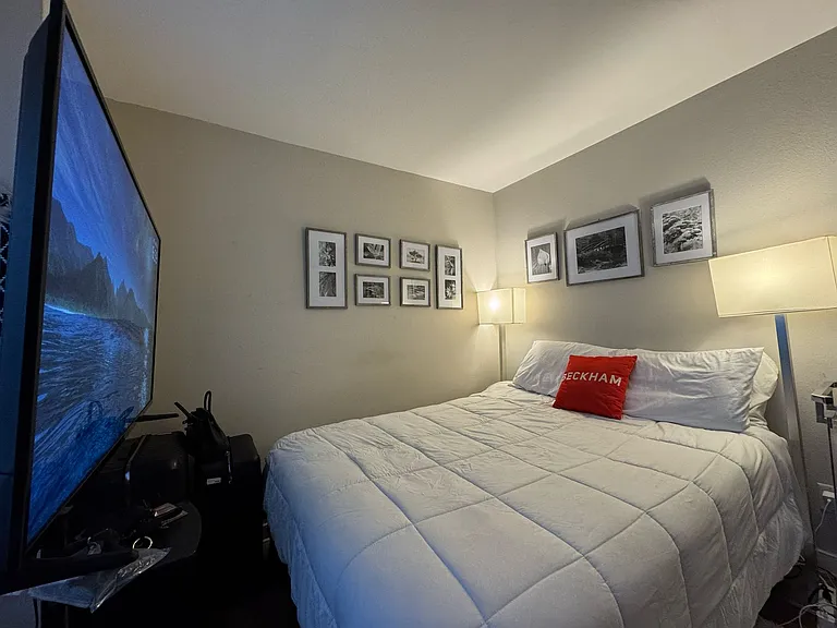 1265 N Crescent Heights Blvd #1 — Photo 11