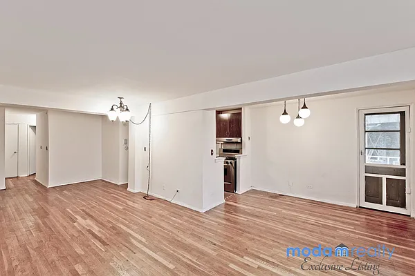 Sold by Moda Realty | media 28