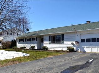 11 Greenview St, Windsor Locks, CT 06096