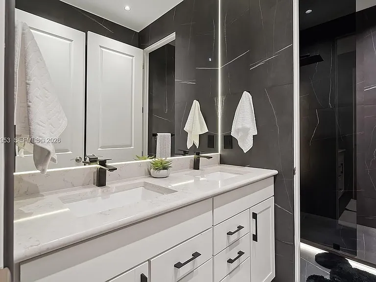 4426 Greenway Dr — Photo 30