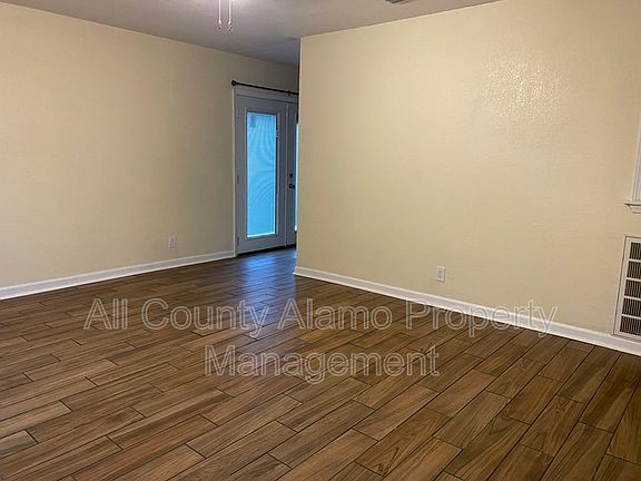 3rd image of 4843 Borchers Dr
