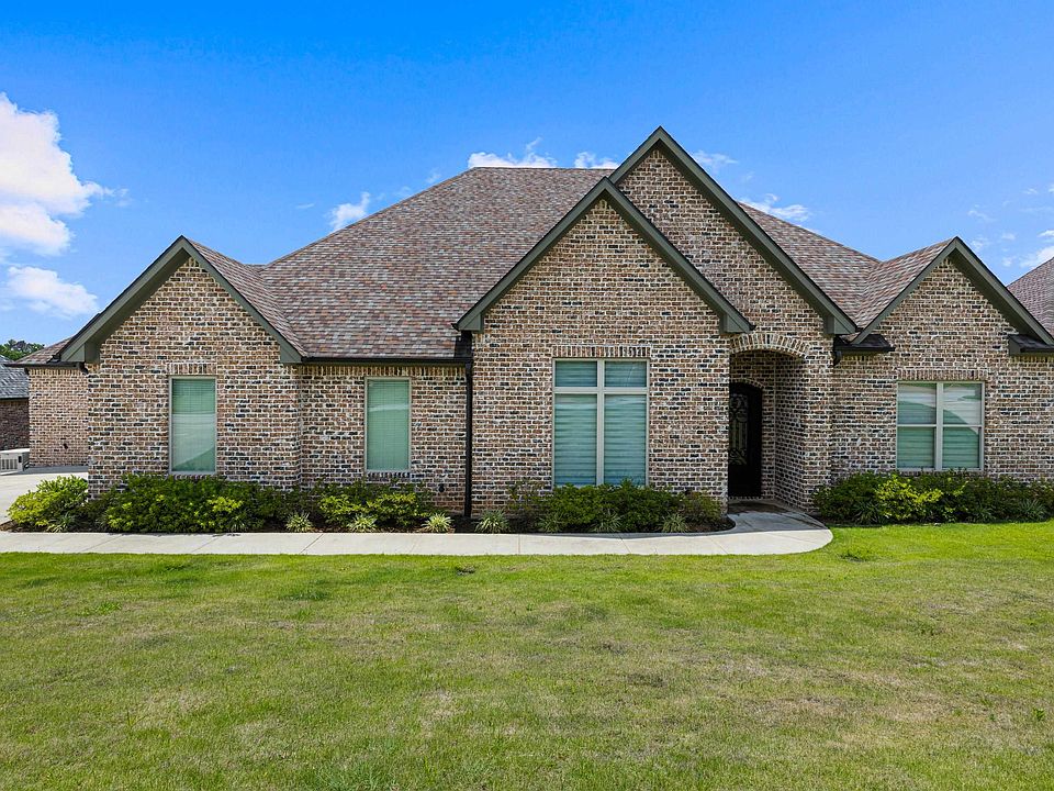 1st image of 3005 Fairway Oaks Ln