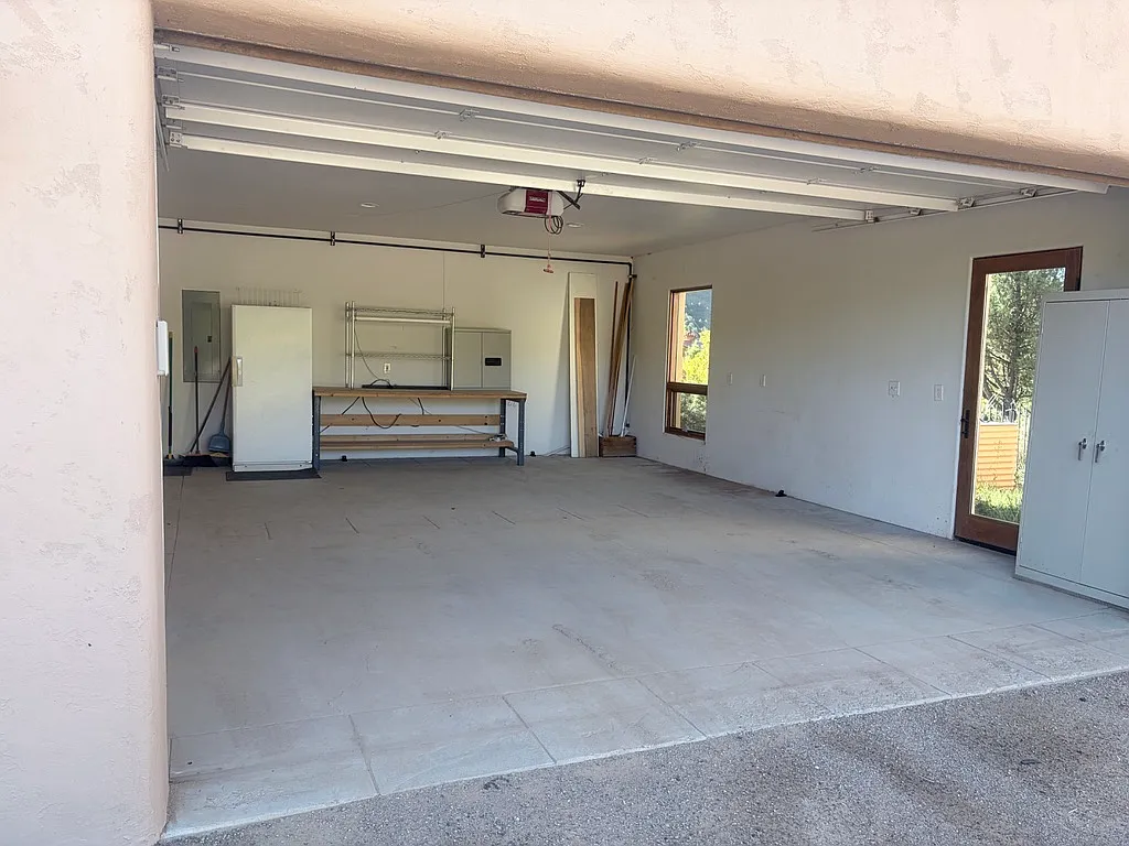 3 bed, 2.5 bath, 2808 sqft, $4,900 — Photo 4