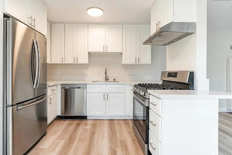 4152 Mississippi St #8