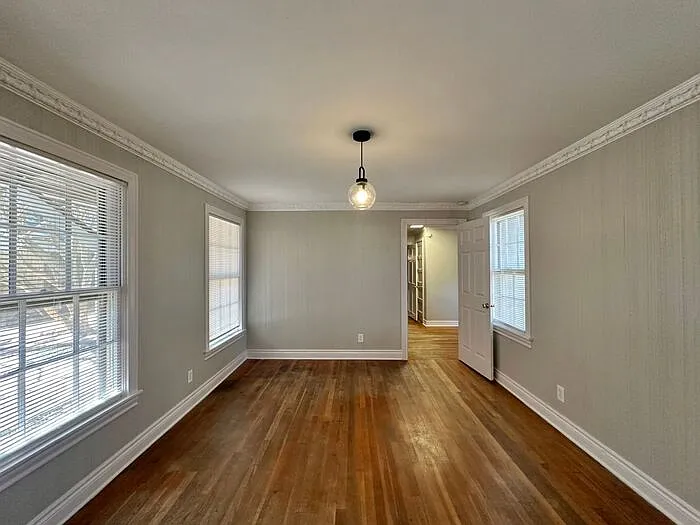 1309 S Robertson Ave — Photo 18