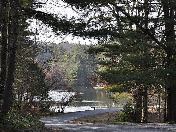 Driving into Ravenswood Community