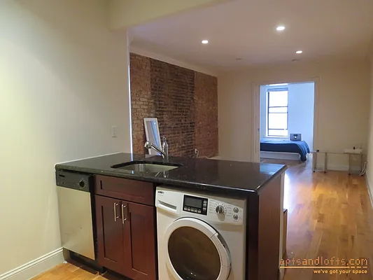 Rented by aptsandlofts.com | media 5