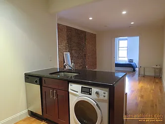 Rented by aptsandlofts.com