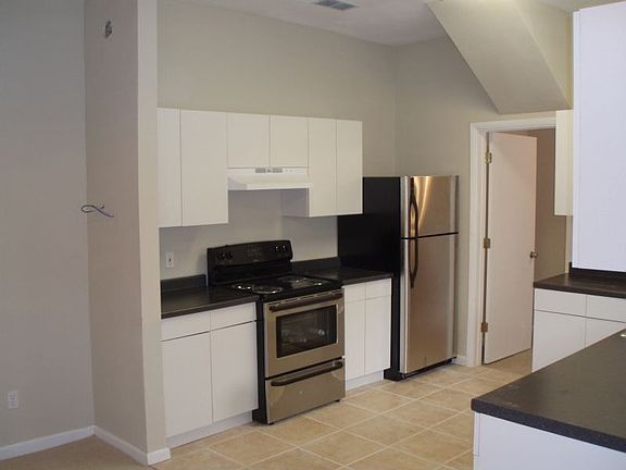 2nd image of 1421 Amos Ave
