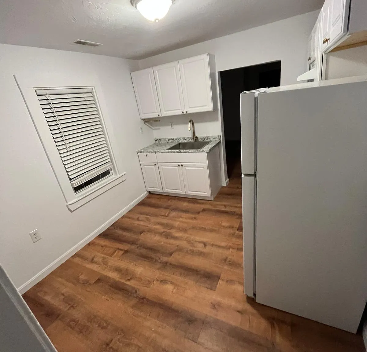 2 bed, 725 sqft, $1,750 — Photo 2