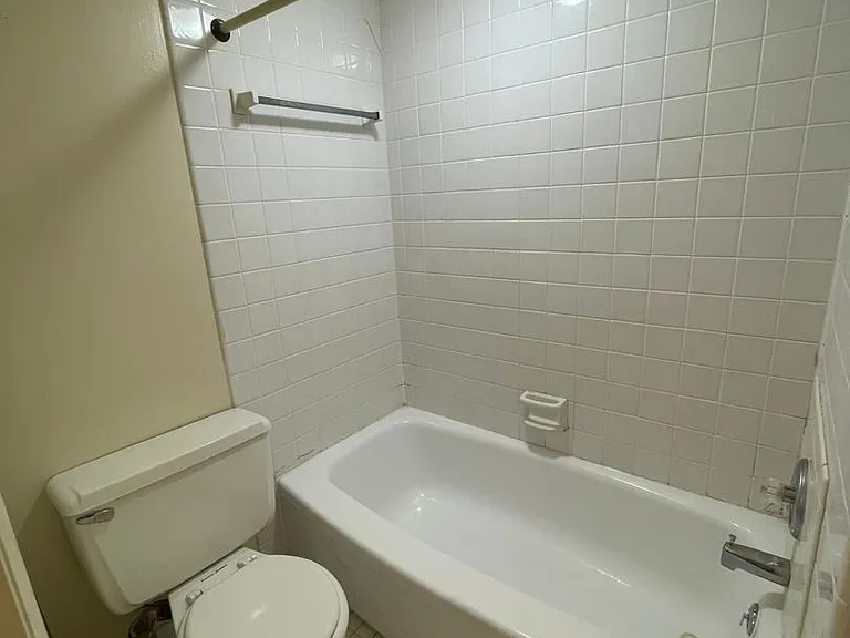 526 Linden St — Photo 24