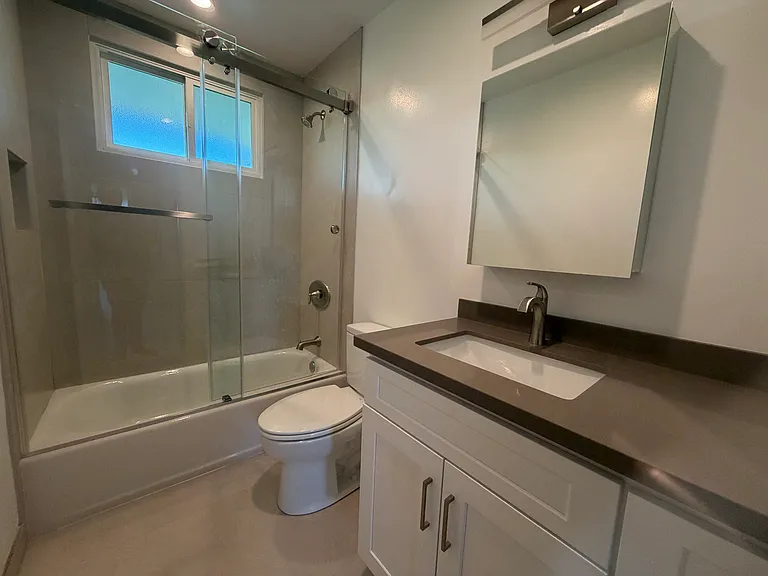 1161 N Hobart Blvd — Photo 33