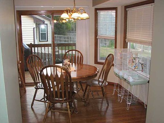 5th image of 336 N Greenvalley Dr