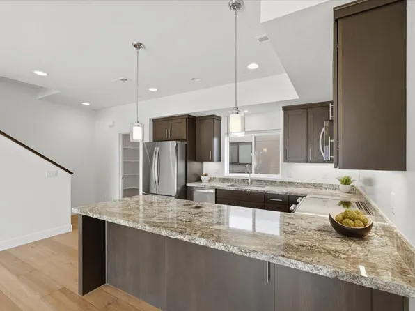 6996 S Brookhill Dr E, Salt Lake City, UT 84121