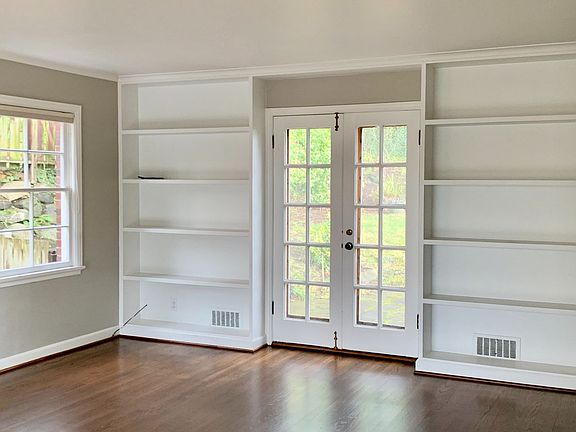 5th image of 4406 51st Ave NE