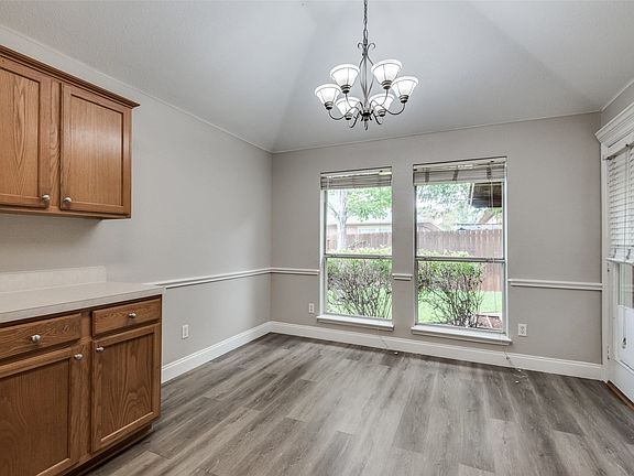 4th image of 609 Coal Creek Dr