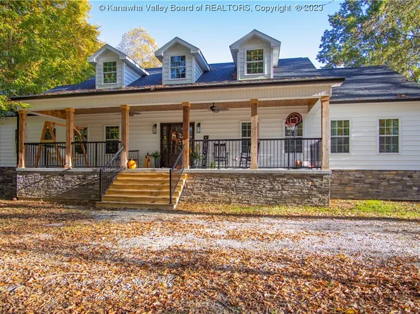 206 Locust St, Eleanor, WV 25070