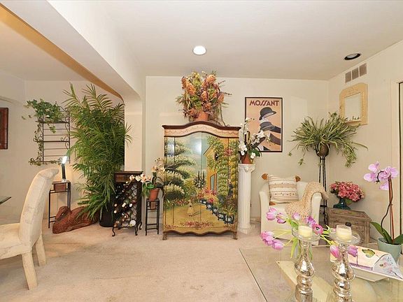 3rd image of 3 Town House Pl #C
