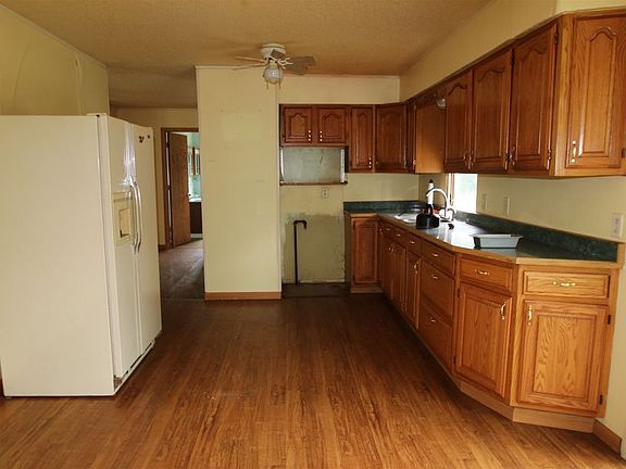 5th image of 2055 W Country Lane S
