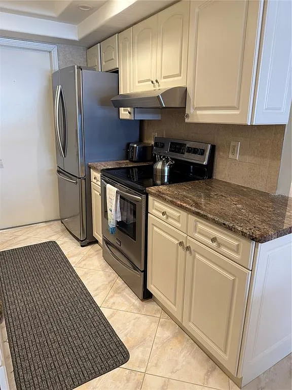 2 bed, 2.0 bath, 1062 sqft, $2,500 — Photo 3