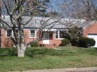 14 Saint Albans Dr, Hampton, VA 23669