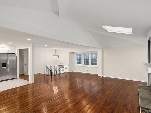 4th image of 414 Westview Avenue