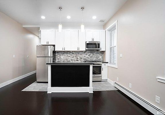 4th image of 247 W 113th St #3D