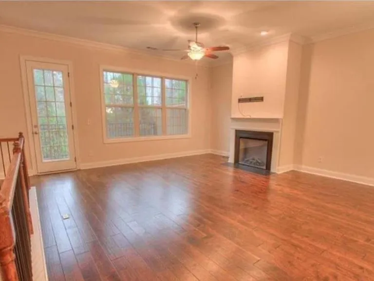 2415 Tenor Ln — Photo 4