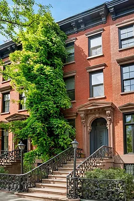 Sold by Sotheby's International Realty | media 2