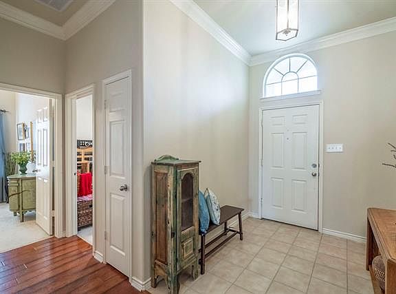3rd image of 1404 Mountain Laurel Dr