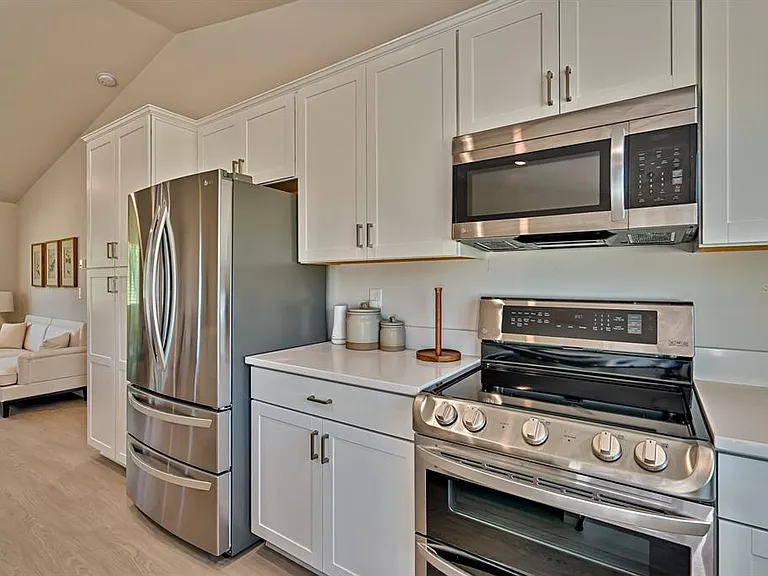3803 Main St — Photo 8