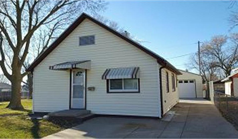 1st image of 2131 Dewey St