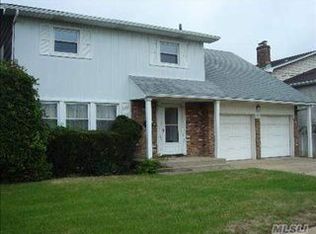 117 Avon Ln, Long Beach, NY 11561