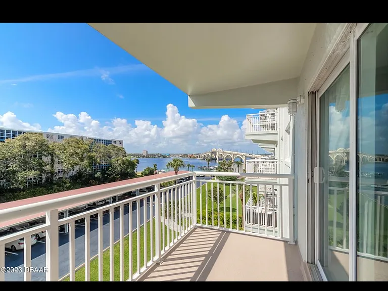 100 Silver Beach Ave — Photo 17