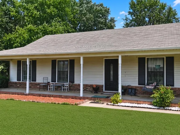 15952 Jackson Ln, Athens, AL 35613