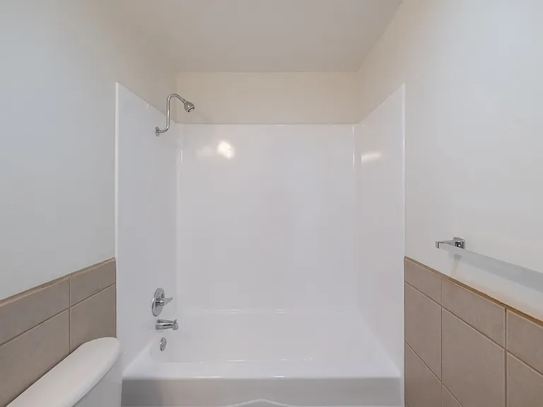 544-Parkside — Photo 21